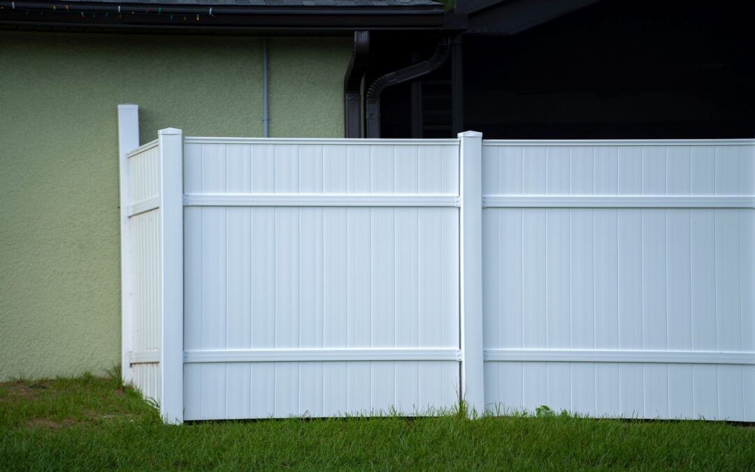 Vinyl fencing